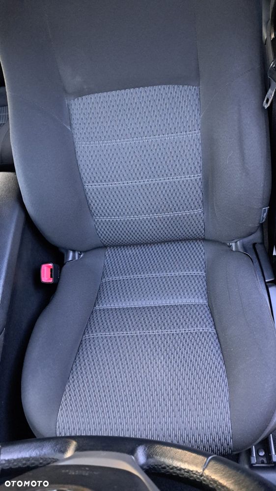 Toyota Avensis 1.8 Premium - 19