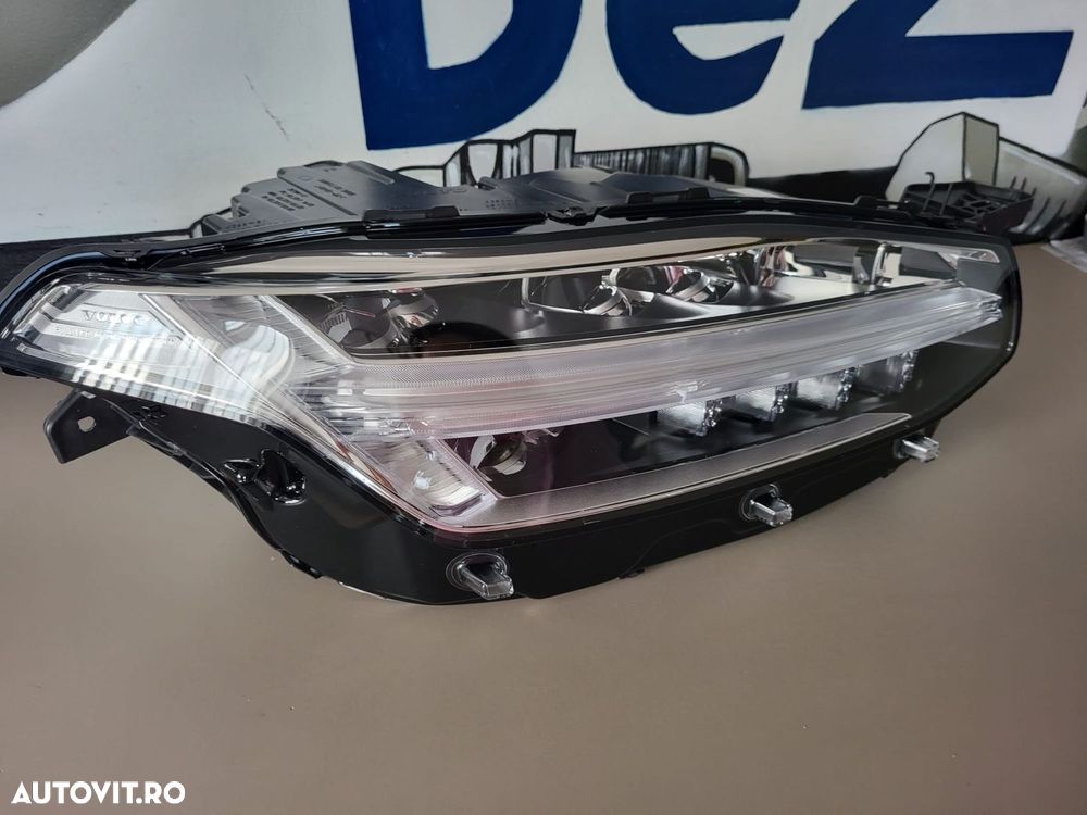 Far LED dreapta NOU VOLVO XC90 31655160 - 7