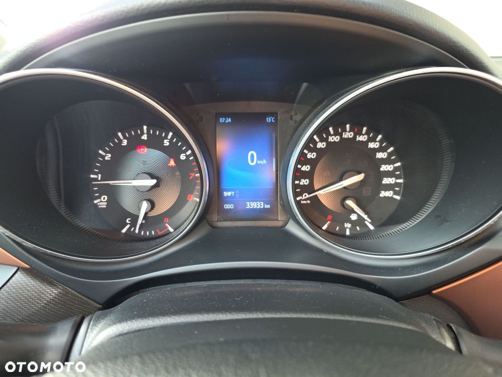 Toyota Avensis - 16