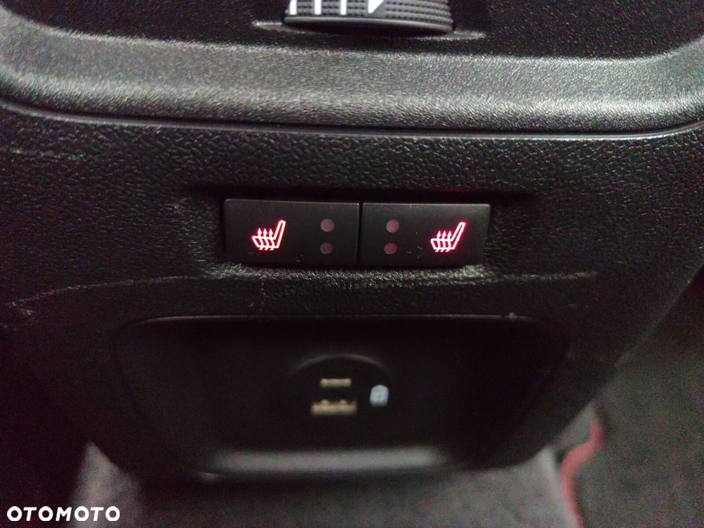 Ford Kuga - 17