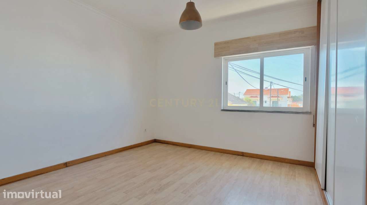 Moradia T6 e espaço comercial - Grande imagem: 4/29