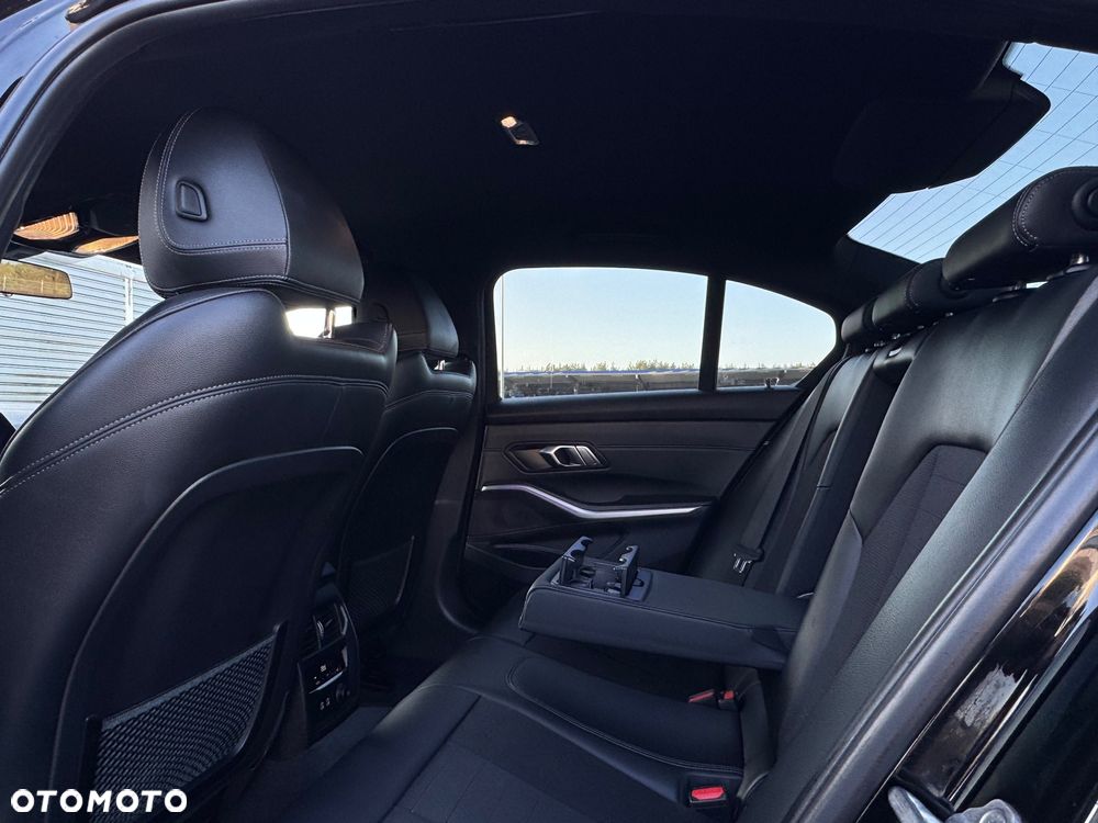 BMW Seria 3 320d Sport Line - 39