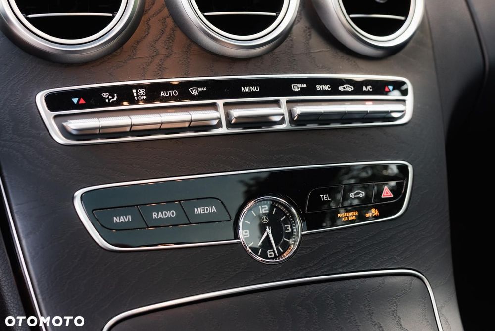 Mercedes-Benz Klasa C 300 9G-TRONIC AMG Line Plus - 25