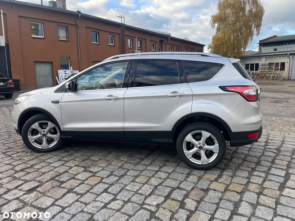 Ford Kuga 1.5 EcoBoost 2x4 Titanium - 4