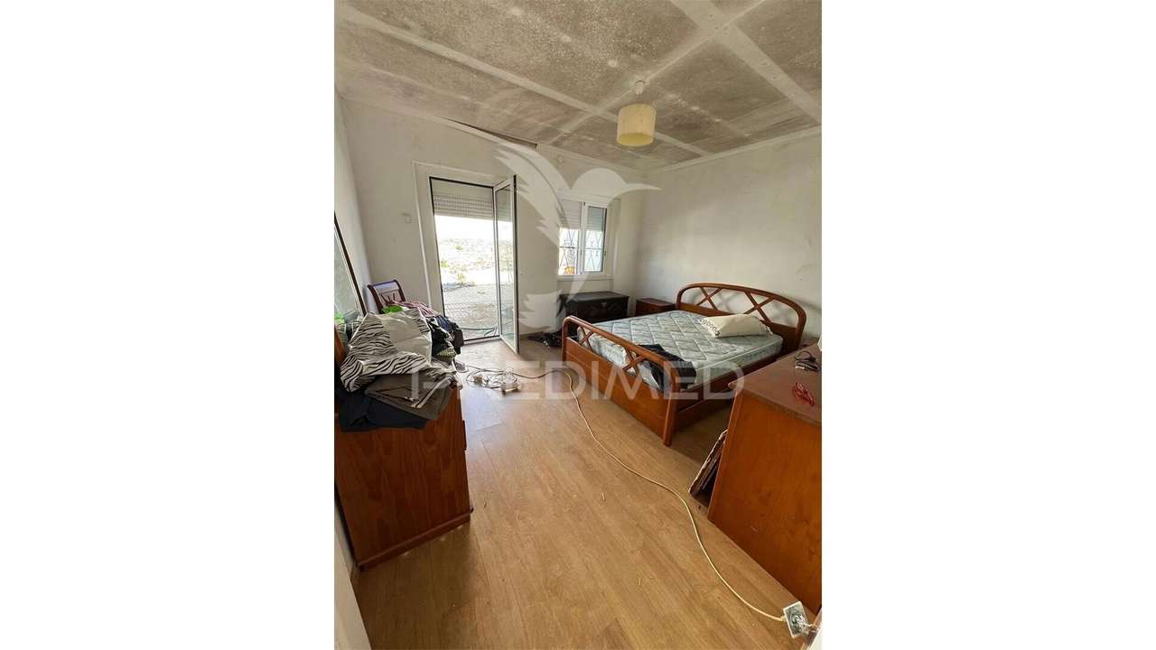 Moradia com grande quintal - Grande imagem: 5/10