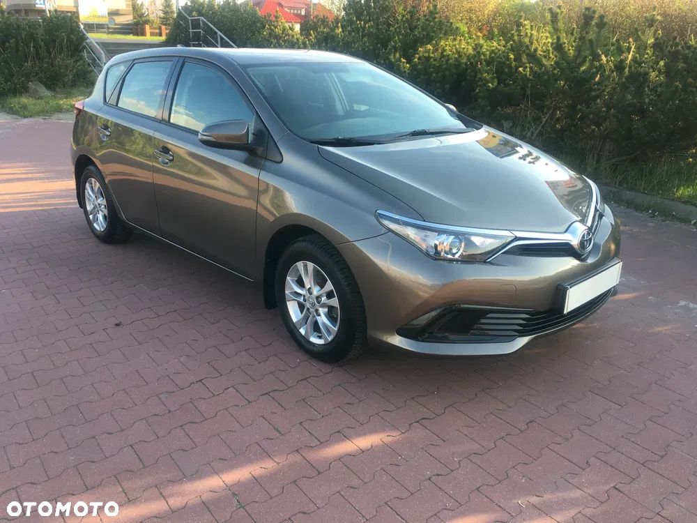 Toyota Auris - 5