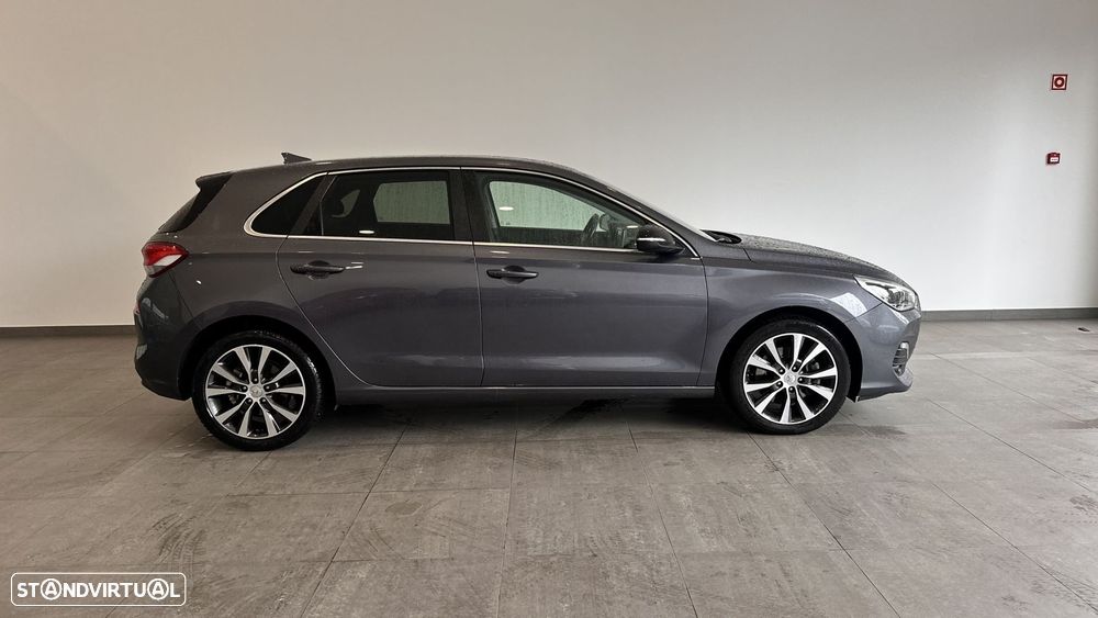 Hyundai i30 1.6 CRDI STyle Plus 7DCT - 3