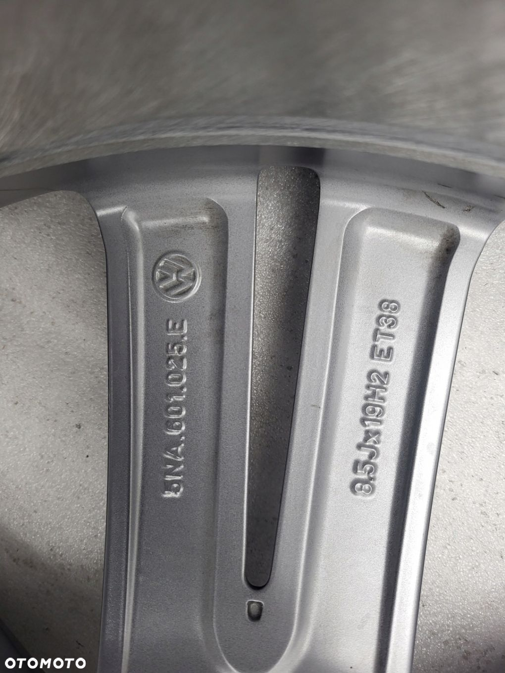 VW TIGUAN II 5N 5NA 8,5x19 ET38 5NA601025E SEBRING - 4