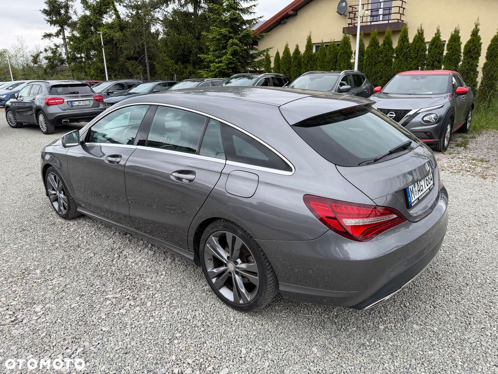 Mercedes-Benz CLA 180 Urban - 17