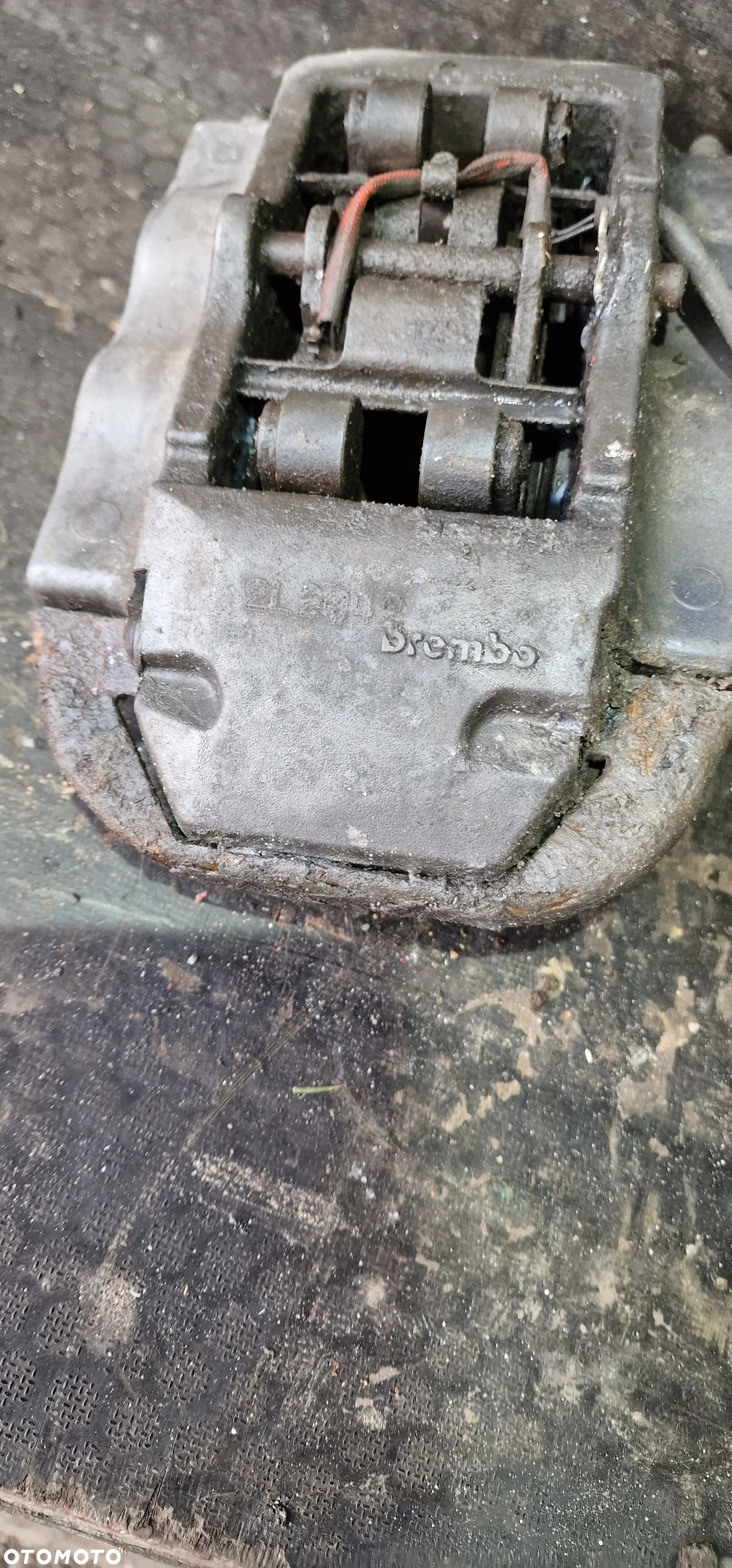 ZACISK HAMULCOWY PRZÓD TYŁ VW Touareg BREMBO 5.0 TDI - 10
