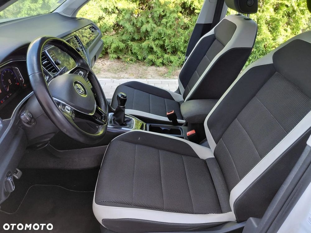 Volkswagen T-Roc - 23