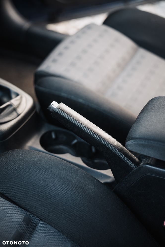 Volkswagen Passat 1.6 Exclusive - 27