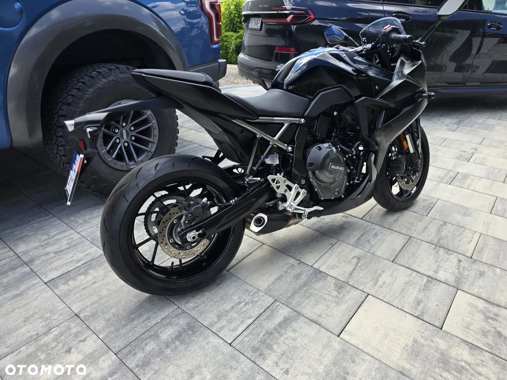 Suzuki GSX-R - 16