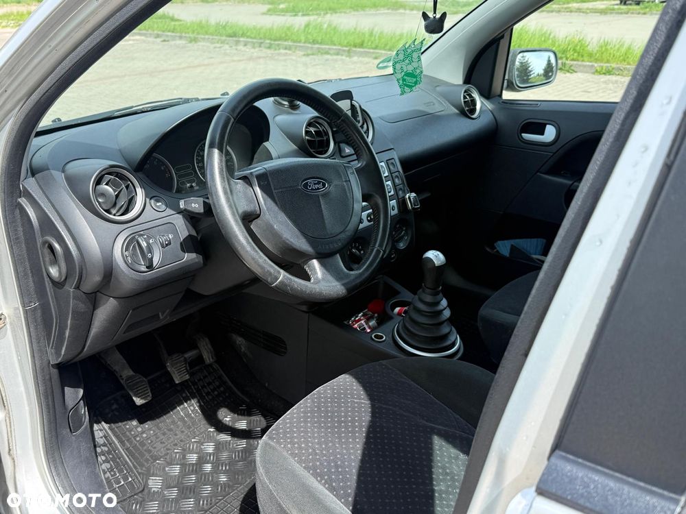 Ford Fiesta 1.4 Ghia - 6