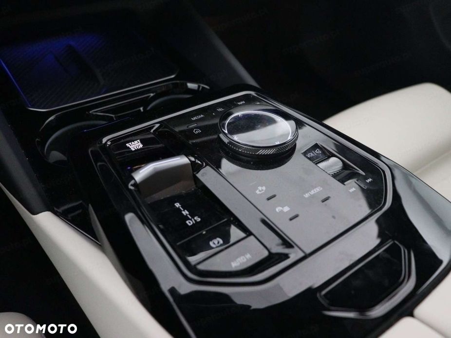 BMW Seria 5 520i mHEV M Sport - 11