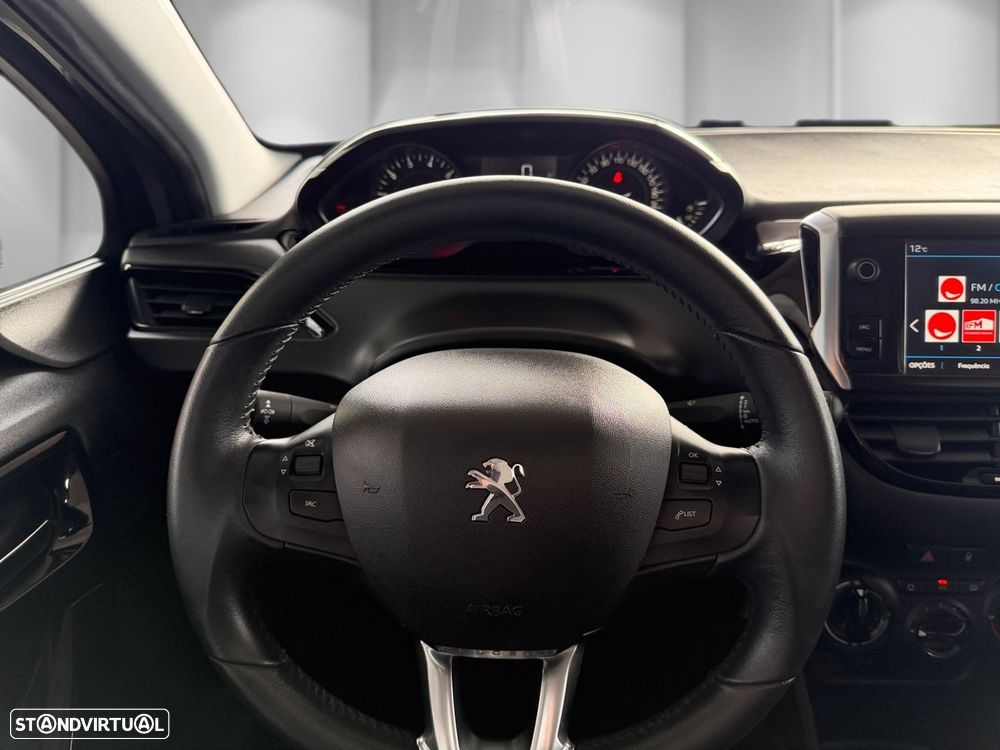 Peugeot 208 1.2 PureTech Signature - 6