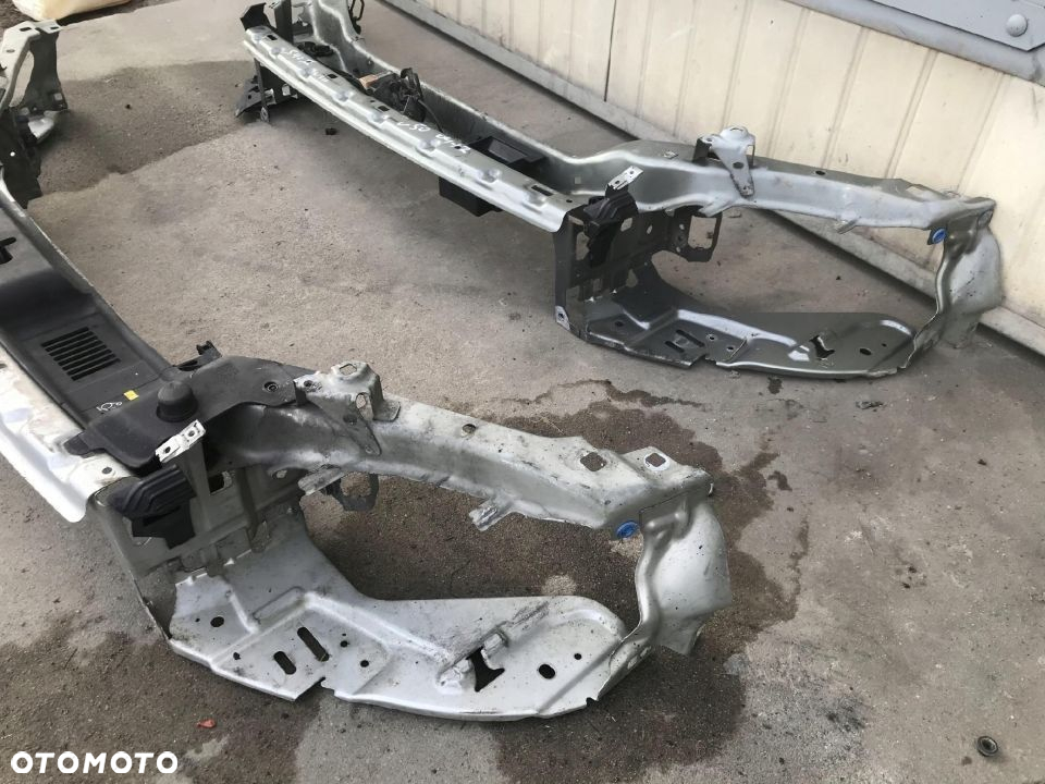 Pas przedni Volvo V50 S40 II 04-12r. wzmocnienie ramka okular reflektora oryginalne - 2