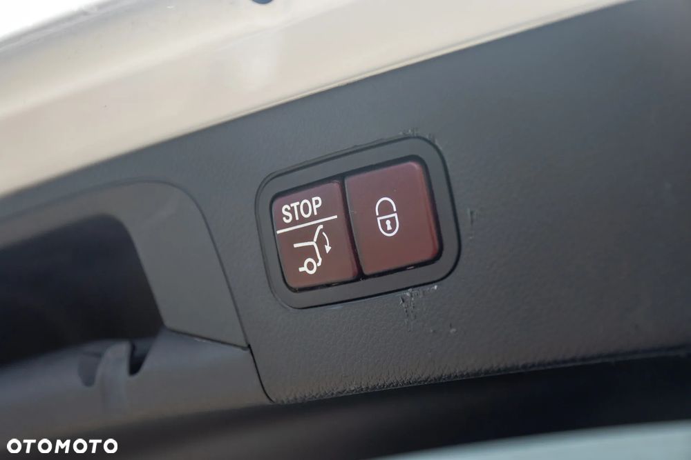 Mercedes-Benz GLC - 30