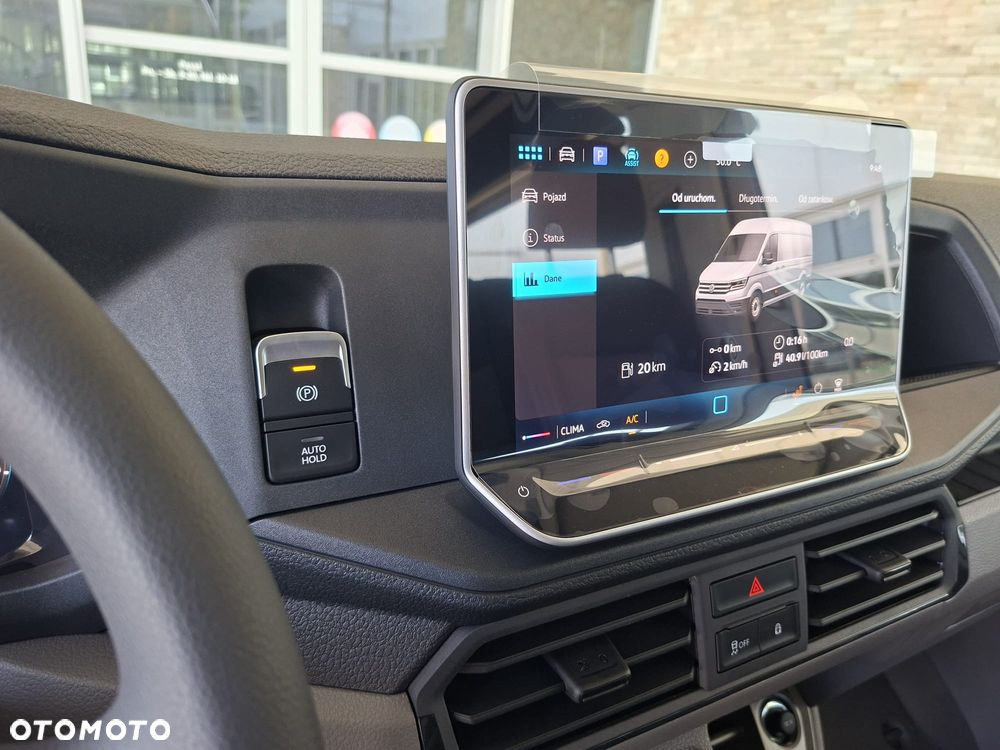 Volkswagen Crafter 35 Furgon, BRYGADÓWKA 7 osobowa, z wysokim dachem silnik: 2,0 l EURO VI SCR 140 KM / skrzynia biegów: Przedni napęd manualna 6-biegowa rozstaw osi: 4490 mm - 17