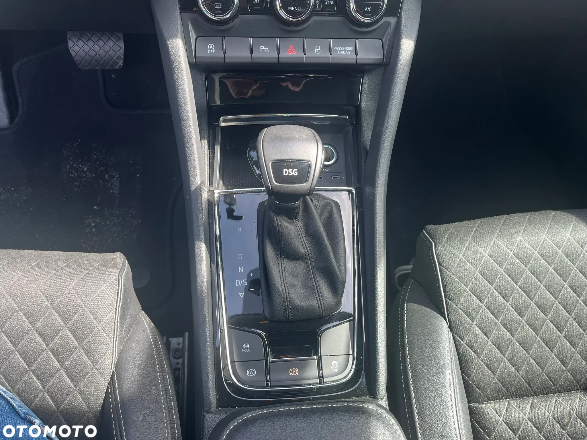 Skoda Karoq 1.5 TSI ACT 4x2 Style DSG - 26