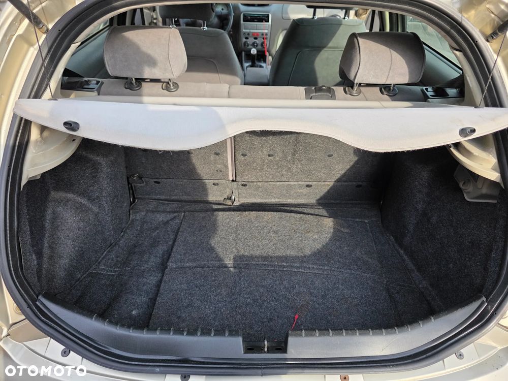 Alfa Romeo 147 1.6 Twin Spark Distinctive - 14
