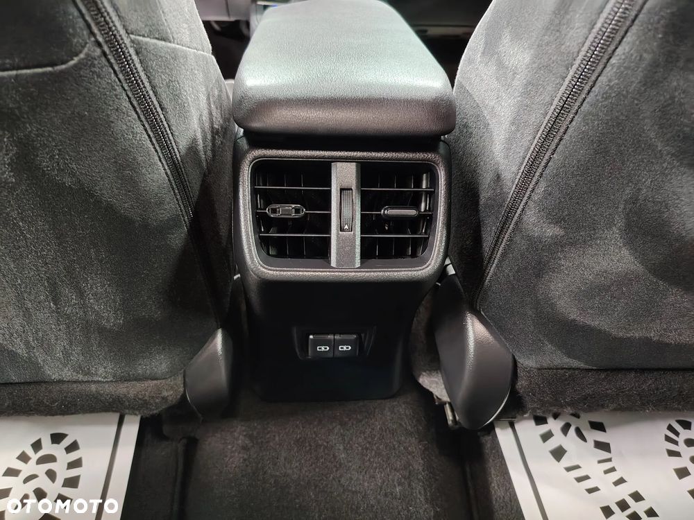 Lexus UX 250h Elegance 2WD - 25
