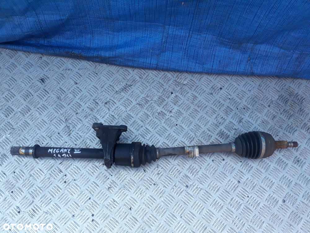 PÓŁOŚ PRAWA RENAULT MEGANE III 1,9 DCI 2009r - 1