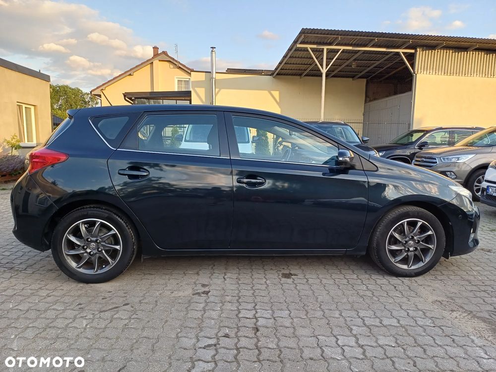 Toyota Auris 1.6 Premium - 4