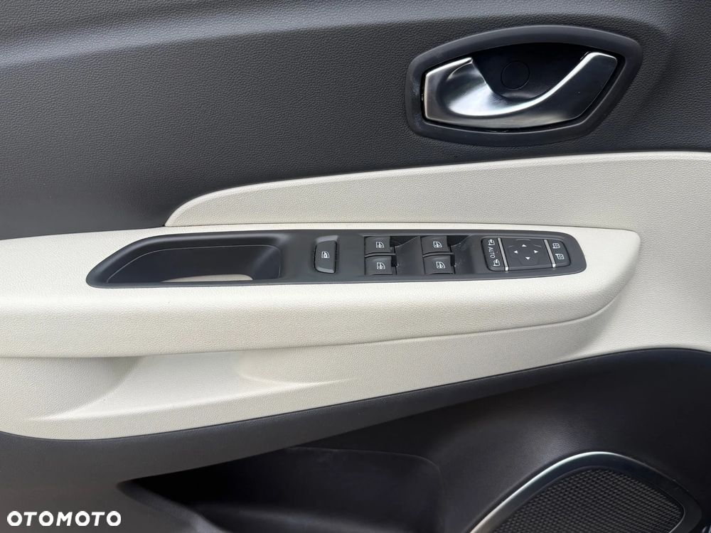 Renault Captur ENERGY TCe 120 Bose Edition - 13