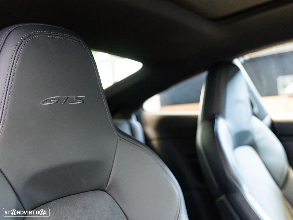 Porsche 911 (992) Carrera 4 GTS PDK - 44