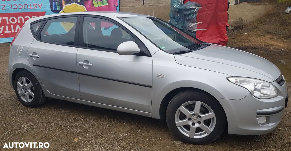 Hyundai i30 1.6 CRDI blue Comfort - 13