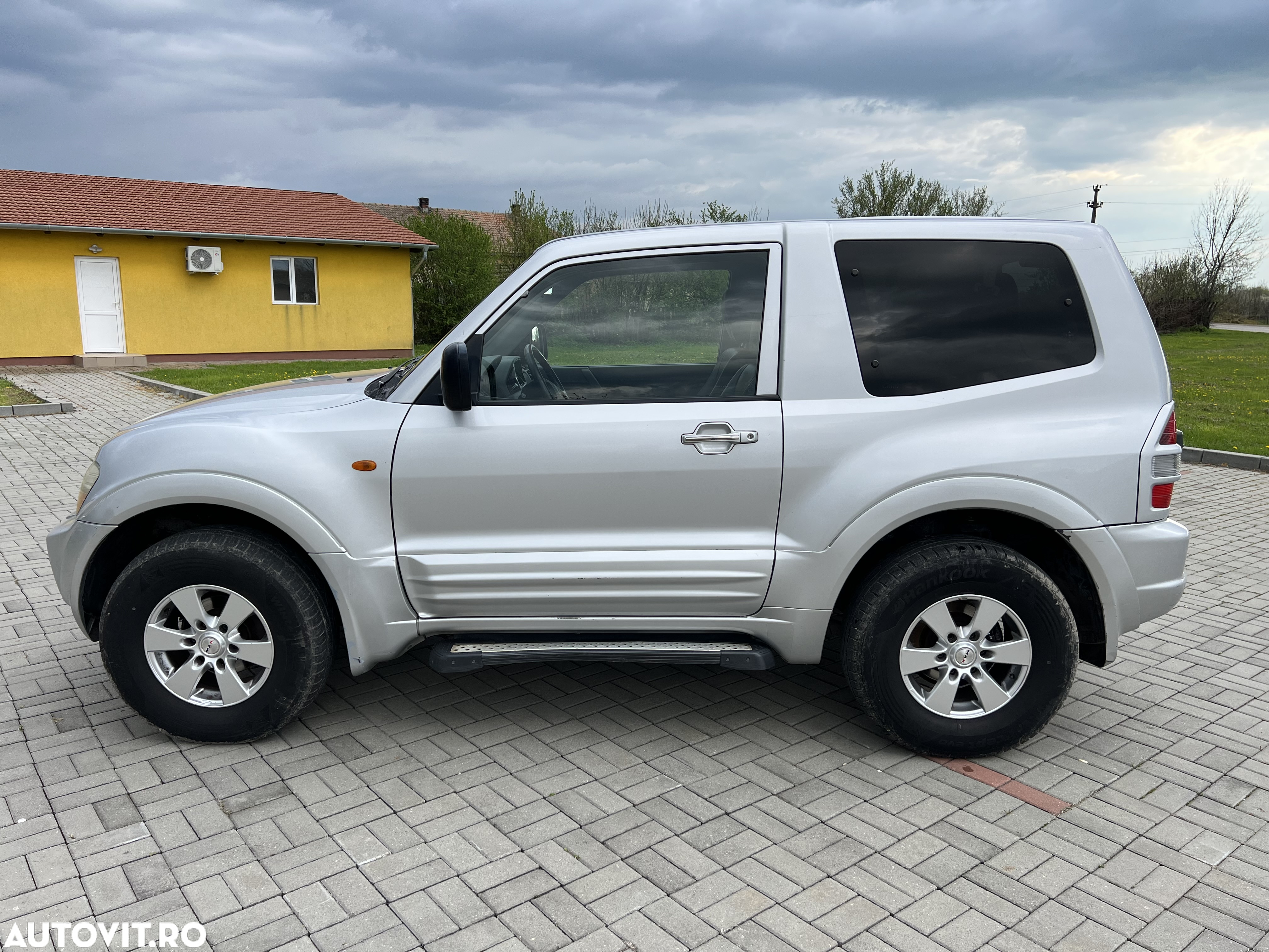 Mitsubishi Pajero - 15