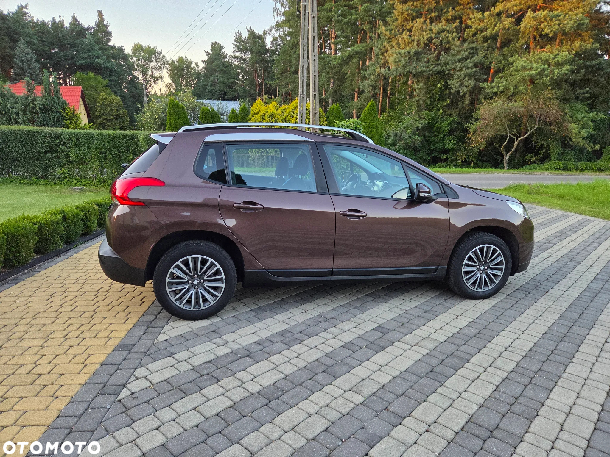 Peugeot 2008 e-HDi FAP 92 STOP & START Allure - 11