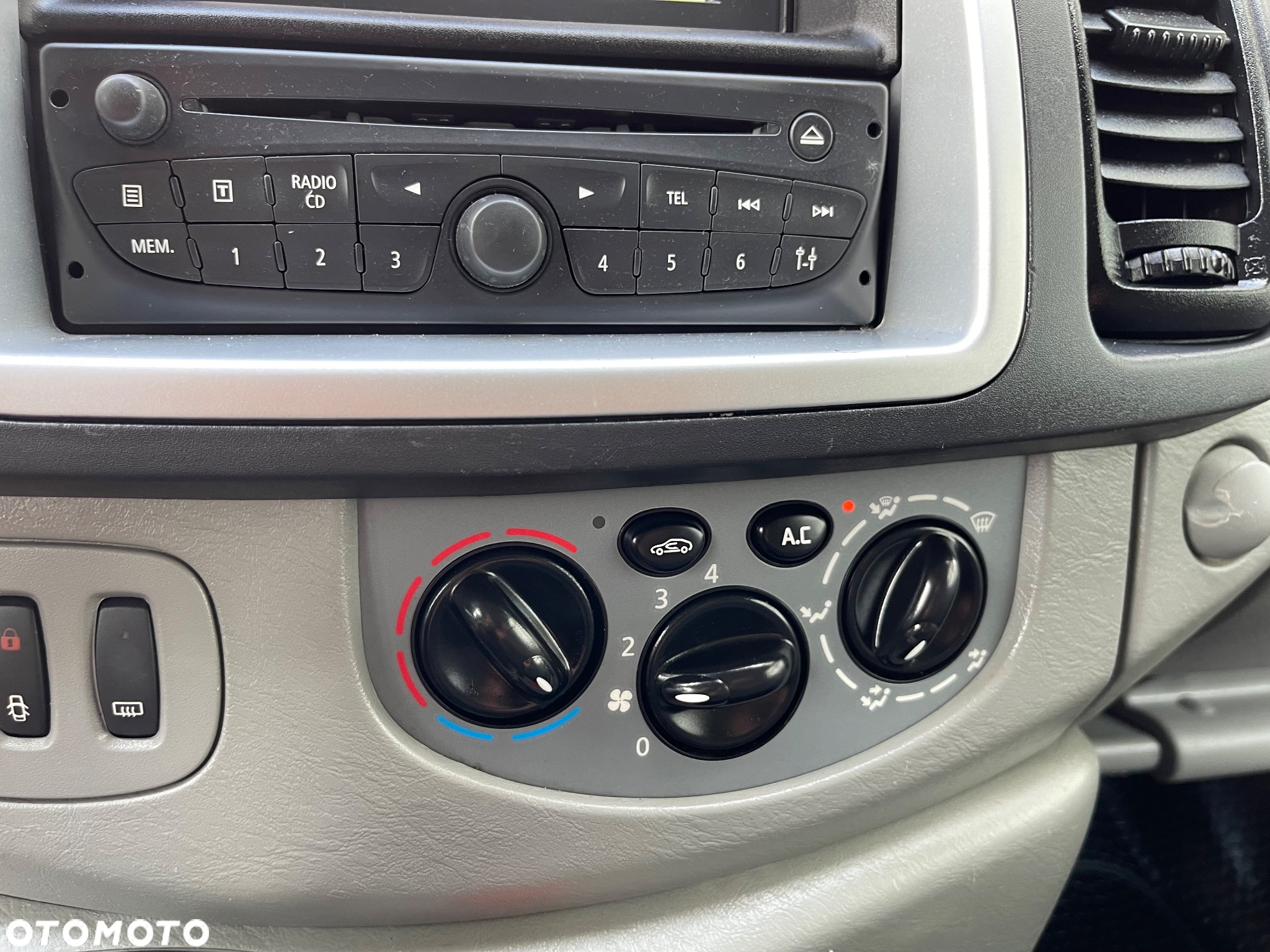 Renault Trafic - 17