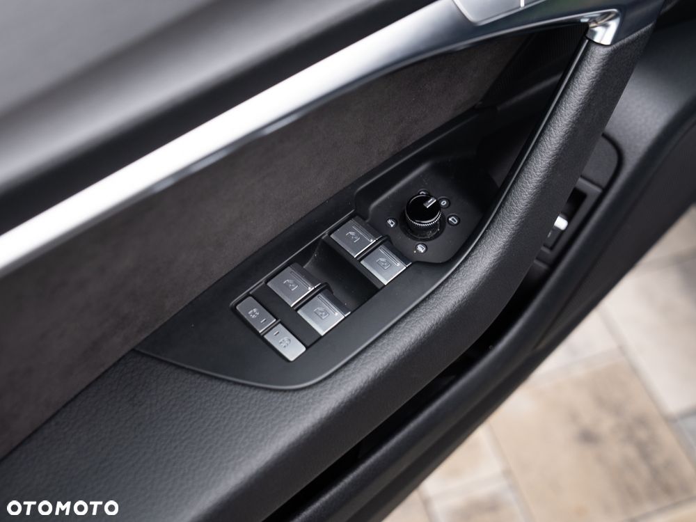 Audi A6 Avant 40 TDI S tronic S line - 37