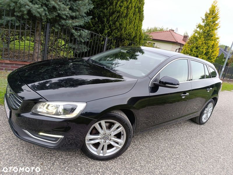 Volvo V60 D3 Summum - 2