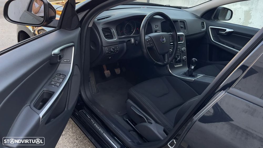Volvo V60 DRIVe Momentum - 20