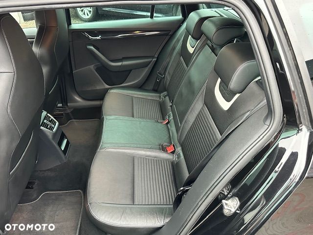 Skoda Octavia 2.0 TDI DSG RS - 8