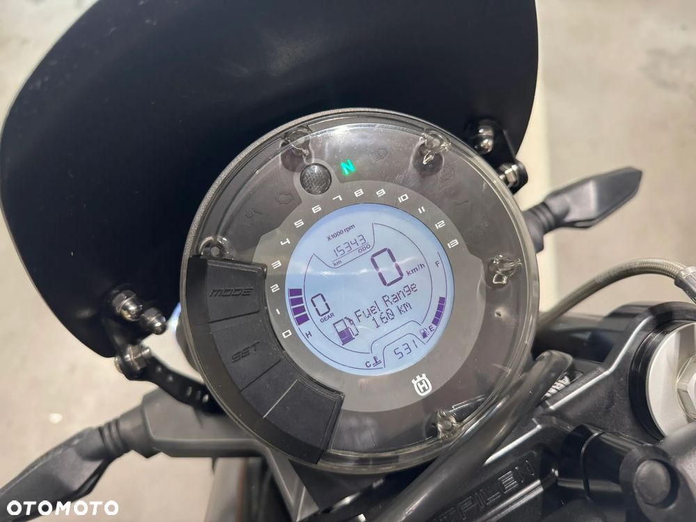 Husqvarna Vitpilen - 13