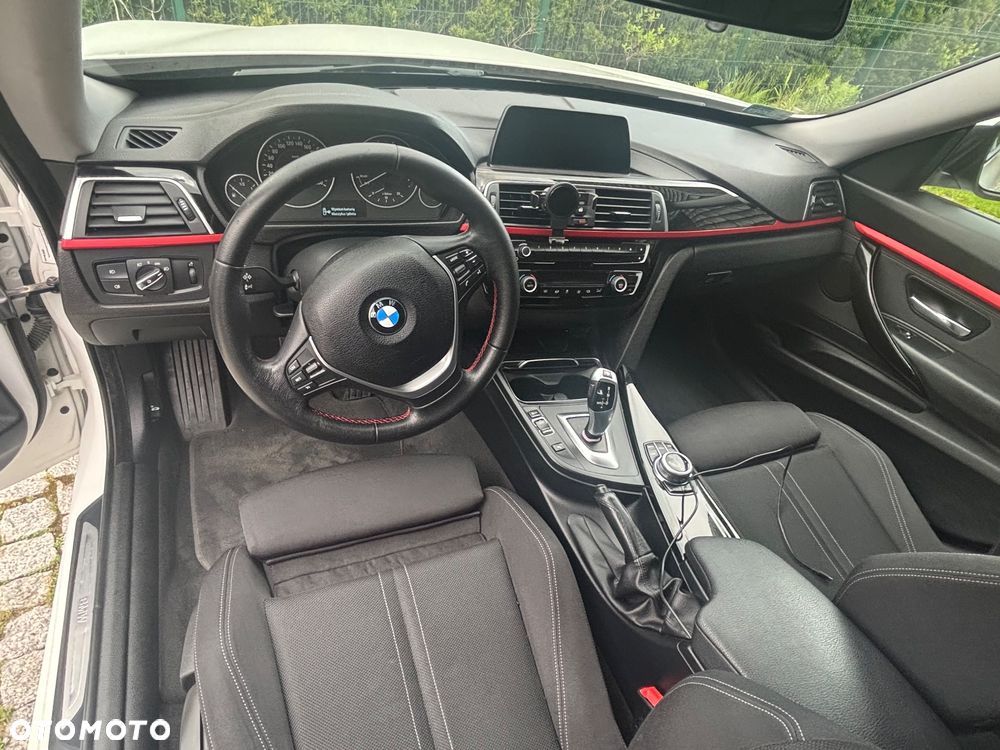 BMW Seria 3 320i GPF xDrive - 25