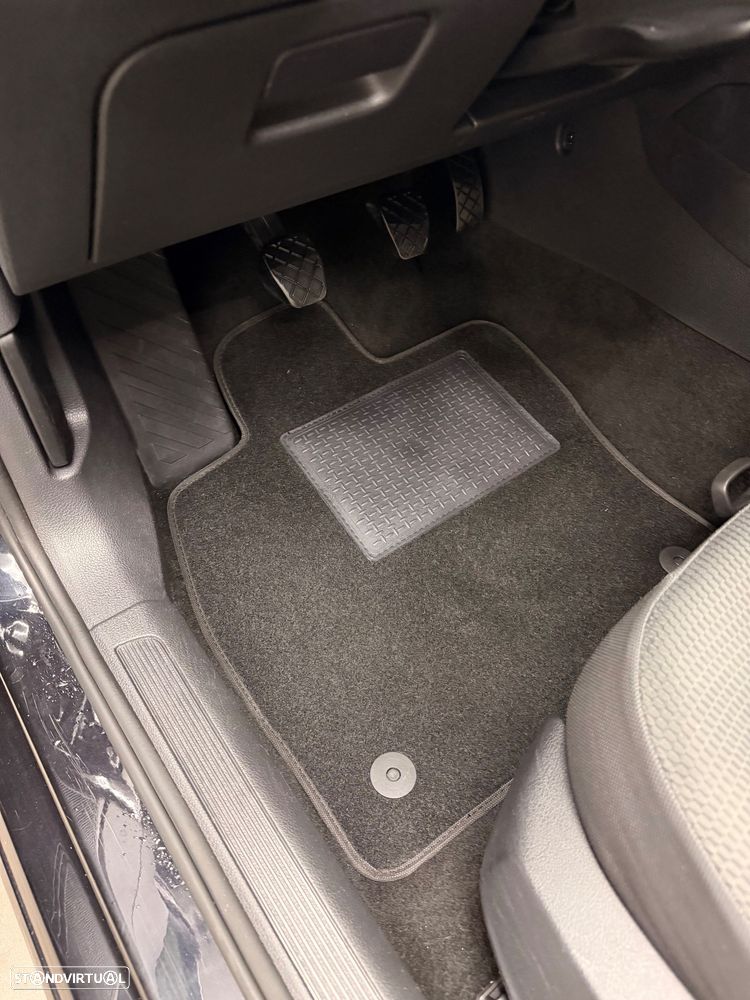 VW Golf 1.6 TDi BlueMotion Confortline - 38