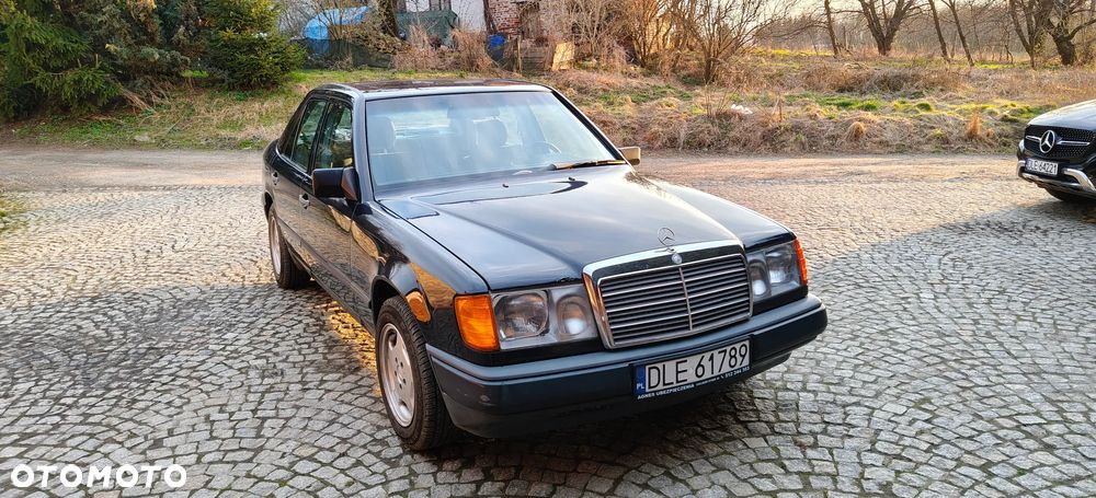 Mercedes-Benz W124 (1984-1993) - 1