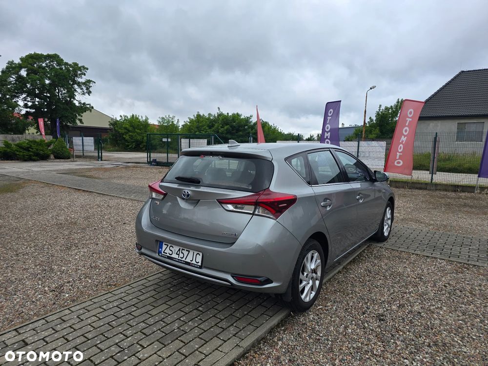 Toyota Auris Hybrid 135 Premium - 6