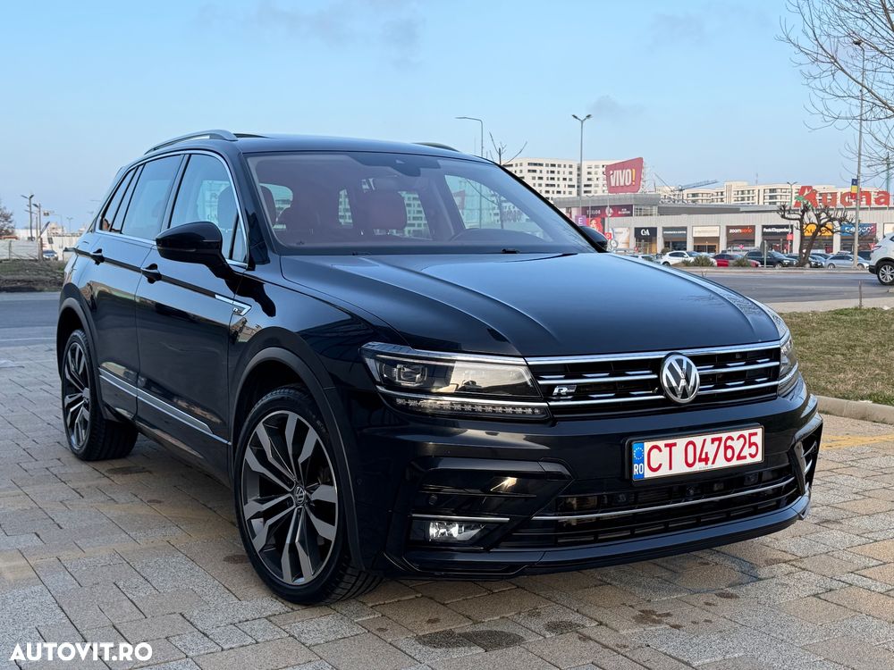 Volkswagen Tiguan - 1