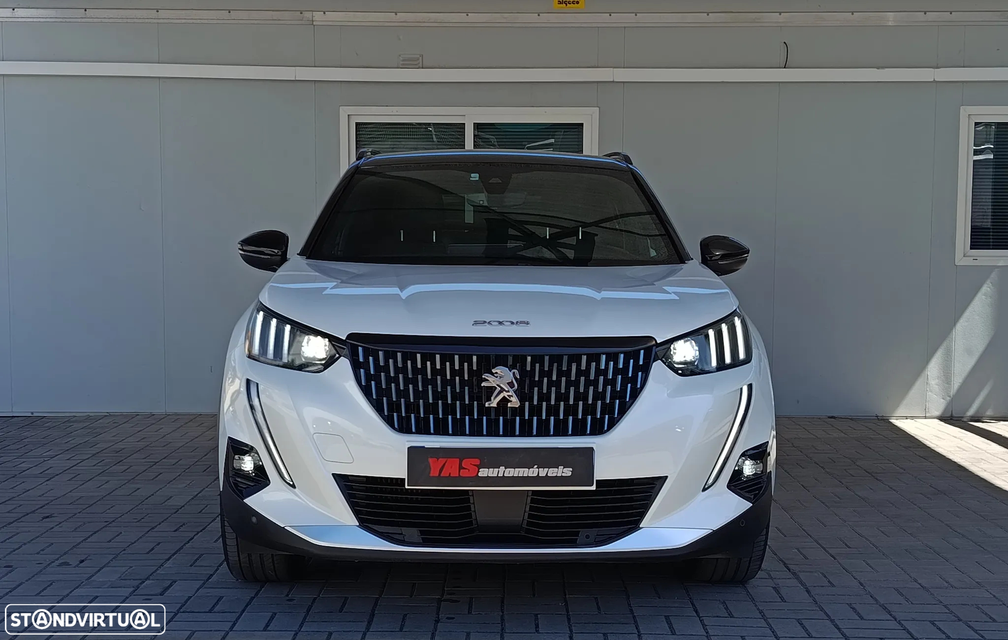 Peugeot 2008 PureTech 130 EAT8 GT - 2