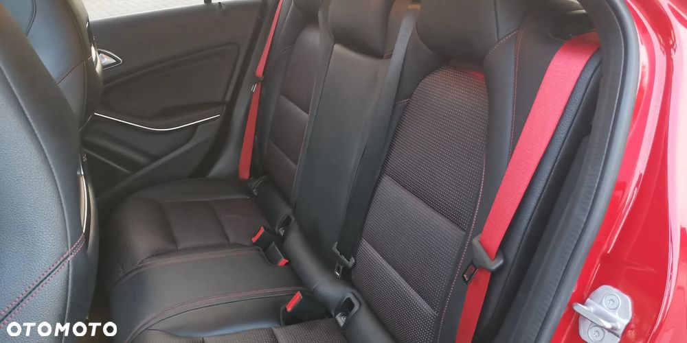 Mercedes-Benz Klasa A 220 4Matic 7G-DCT AMG Line - 26
