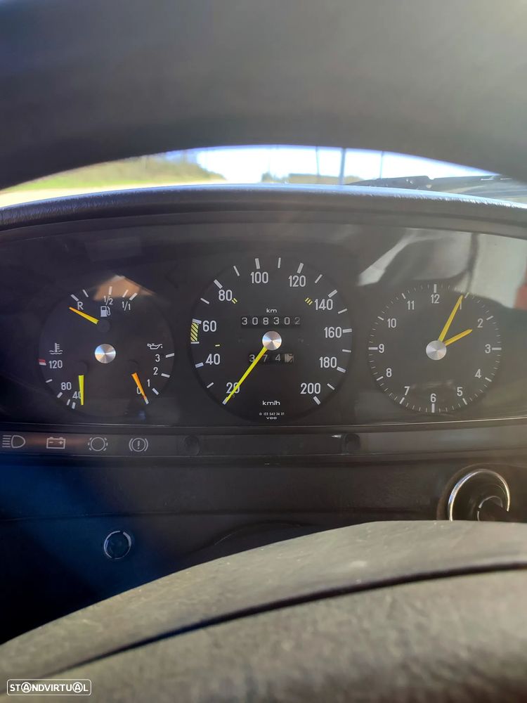 Mercedes-Benz W123 (1976-1986) - 12