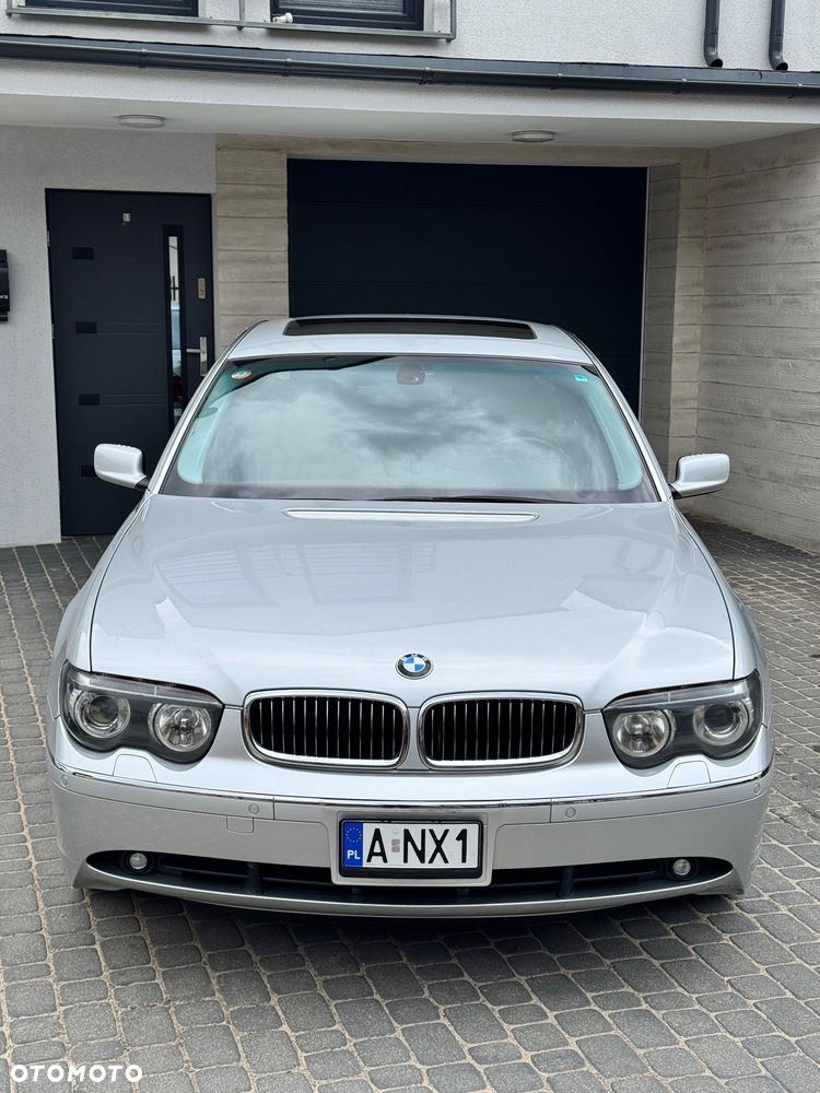BMW Seria 7 745Li - 32