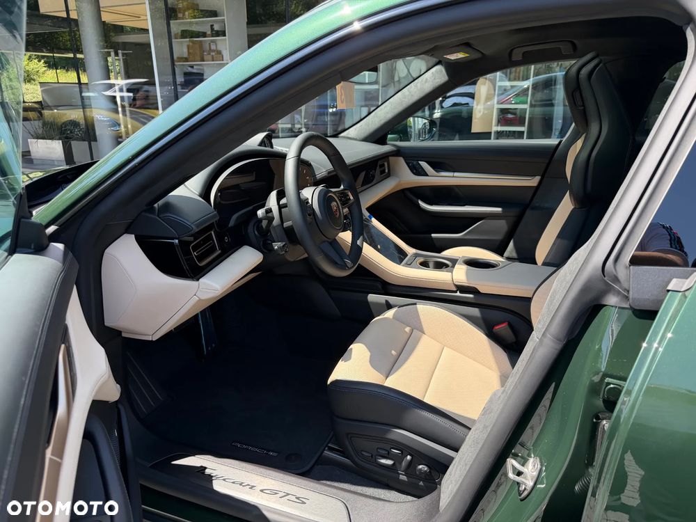 Porsche Taycan 105kWh GTS - 14