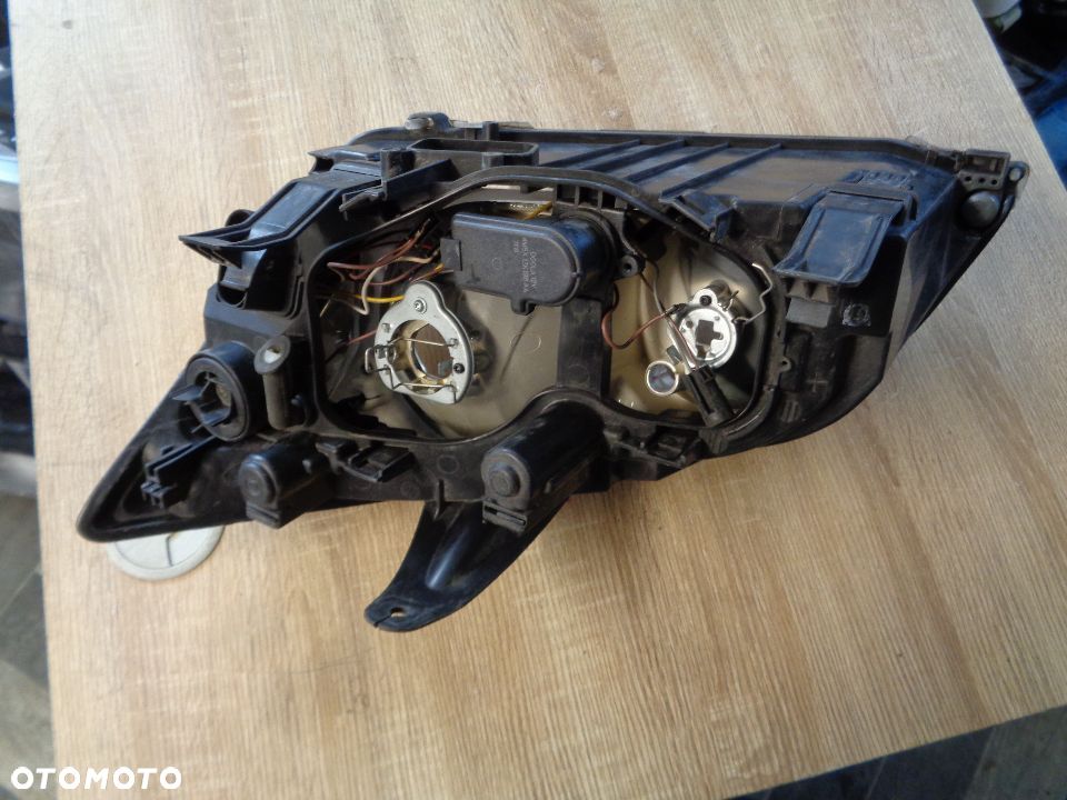 FORD FOCUS MK2 LAMPA PRAWY PRZÓD EUROPA - 2